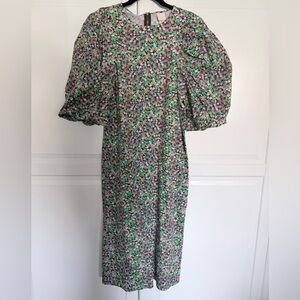 H&M Dress In Small.  Ptp 18.5 In Length Is 44 Inches